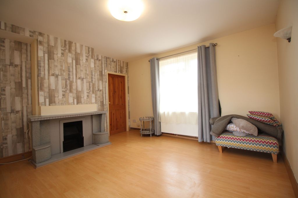 Property photo 2 of 8 Photo 2