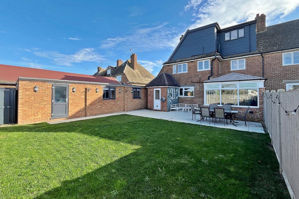 Property photo 2 of 21 4559811