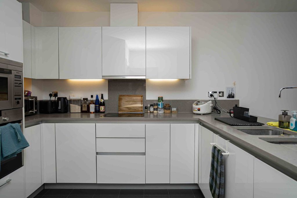 Property photo 2 of 14 Picture No. 23