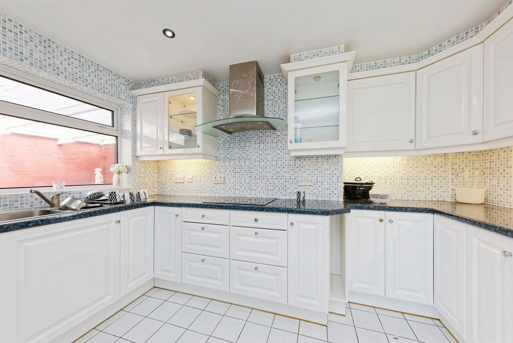 Property photo 3 of 12 Photo