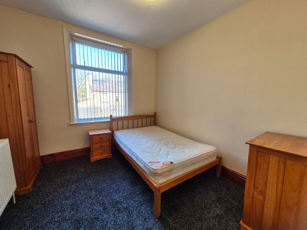 Property photo 2 of 7 Picture No. 10