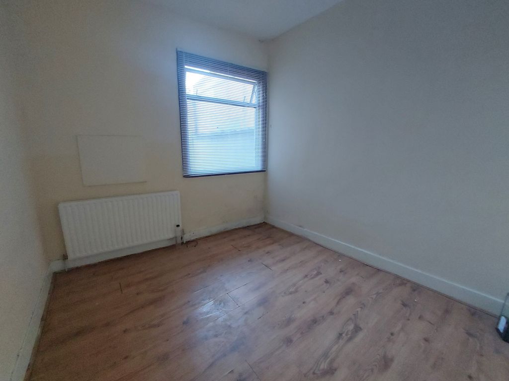 Property photo 3 of 8 Gallery