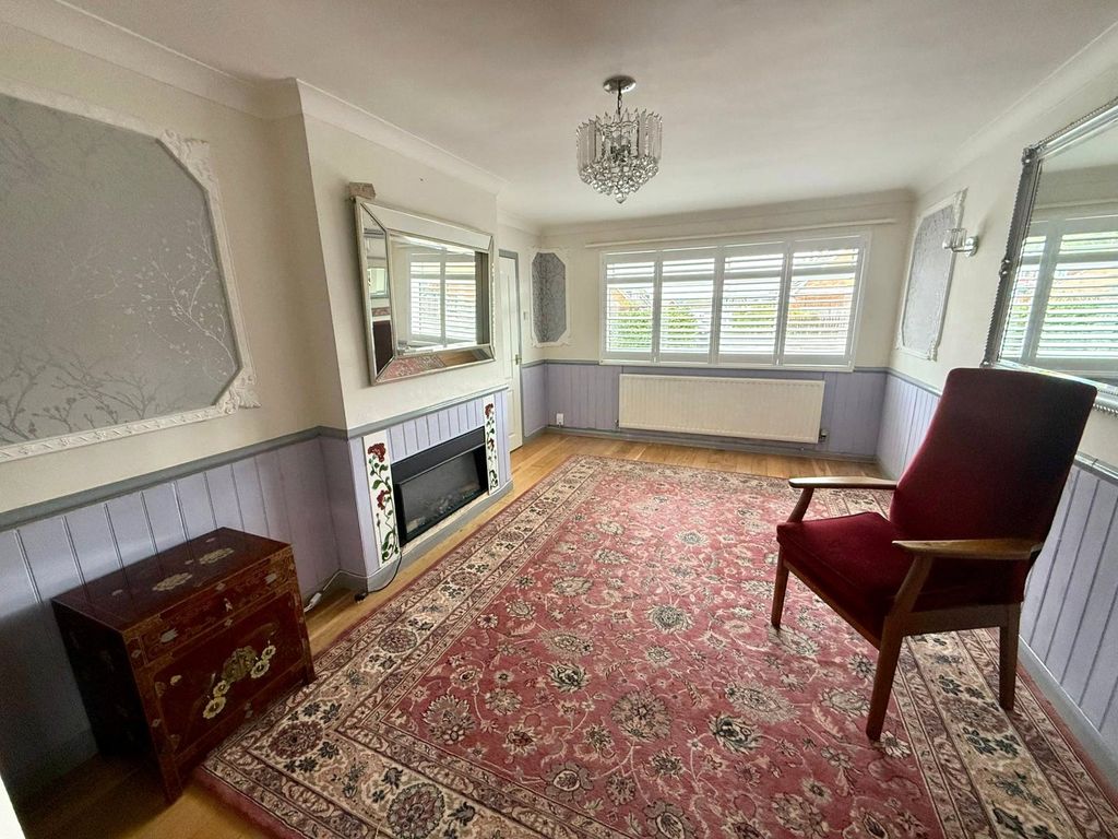 Property photo 3 of 13 Picture No. 02