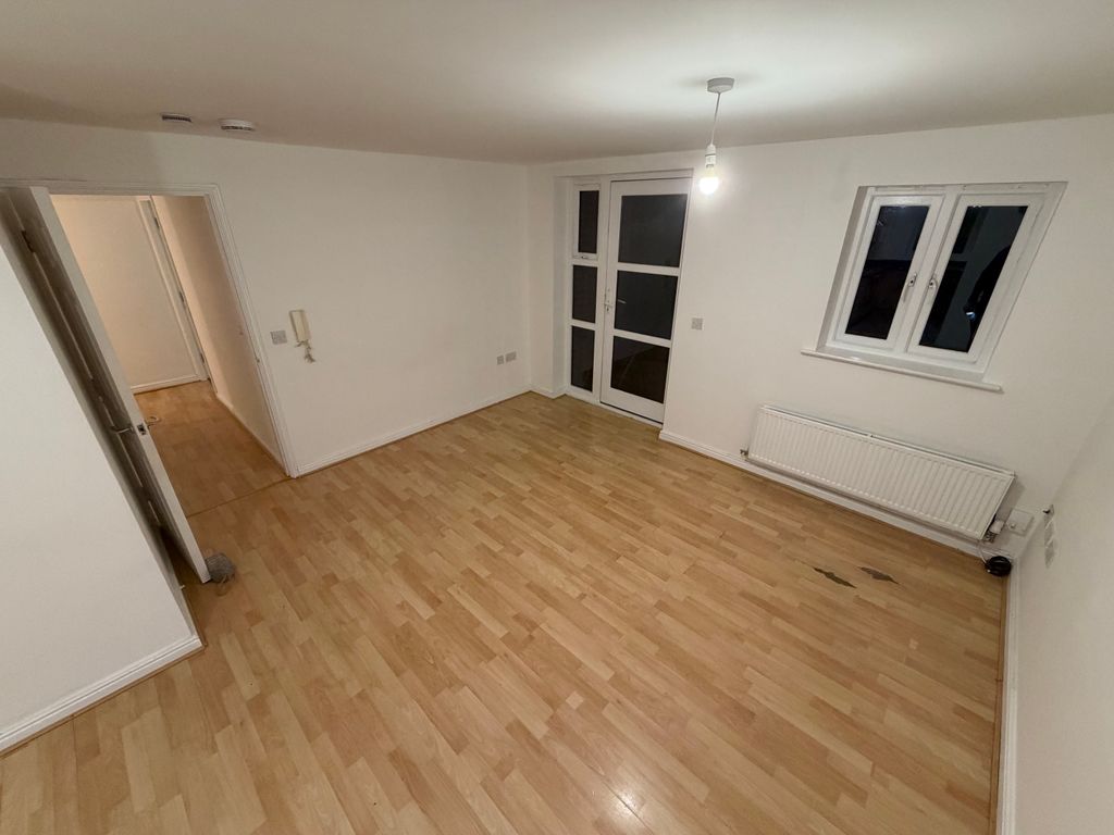 Property photo 2 of 25