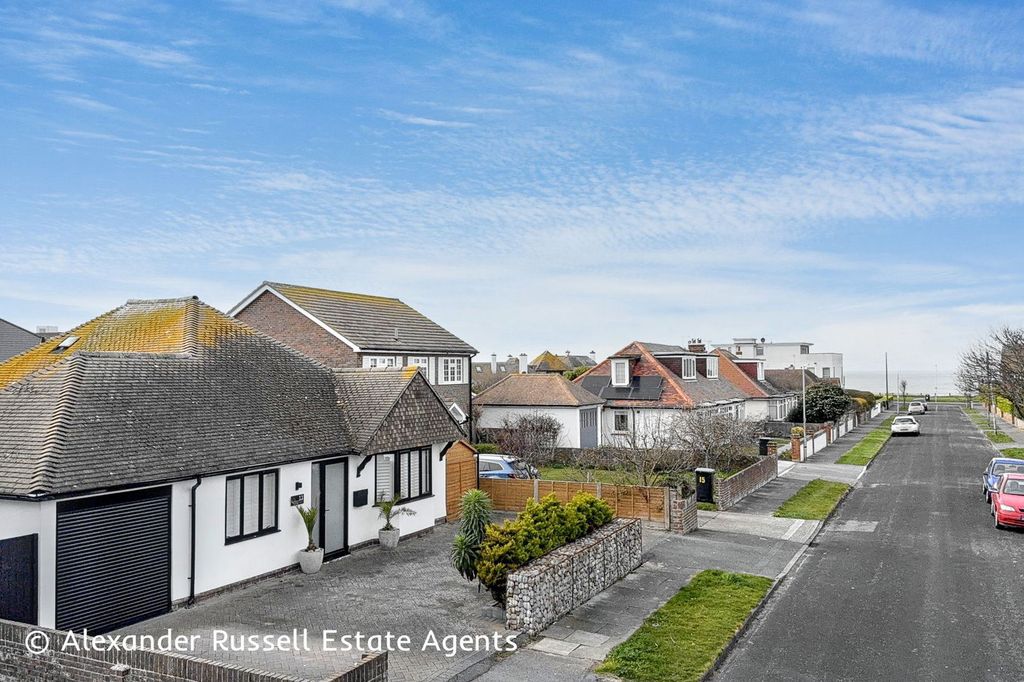 Property photo 1 of 27