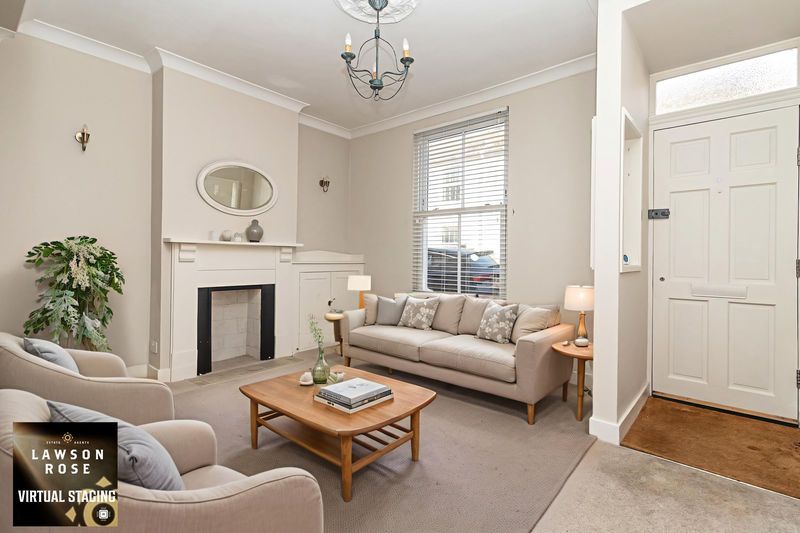 Property photo 3 of 12 .