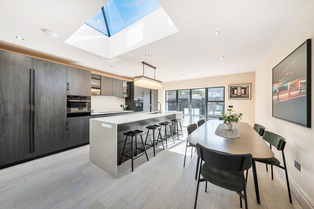 Property photo 2 of 19 1512043-5-6A8E9d9...