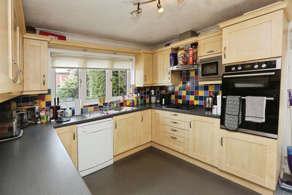 Property photo 2 of 17
