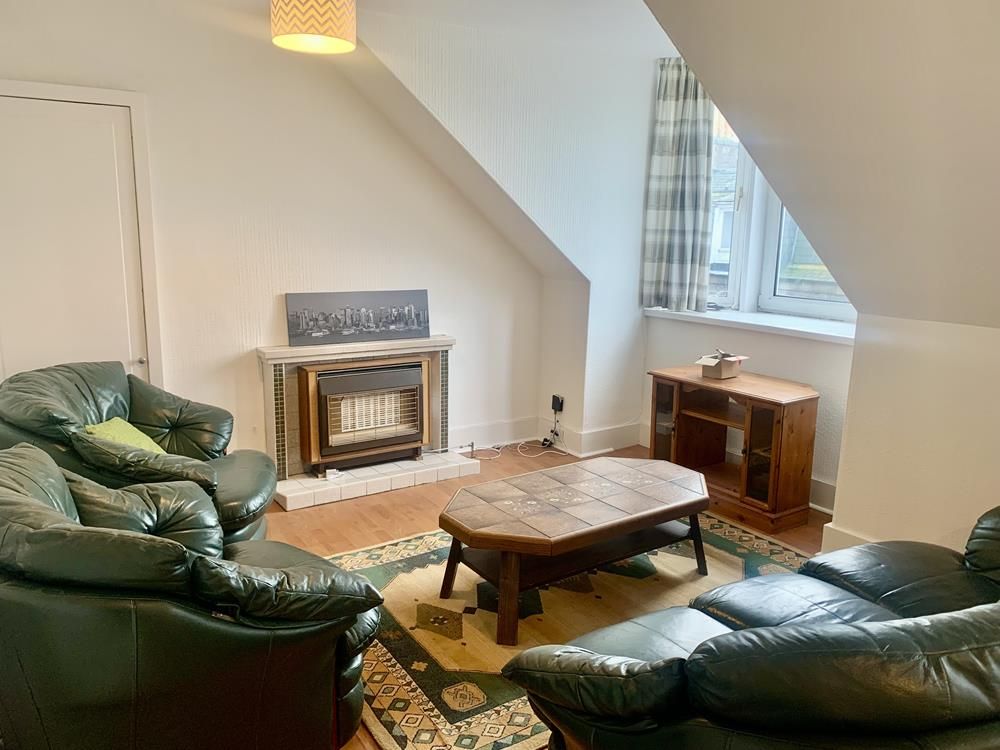 Property photo 1 of 6 Lounge