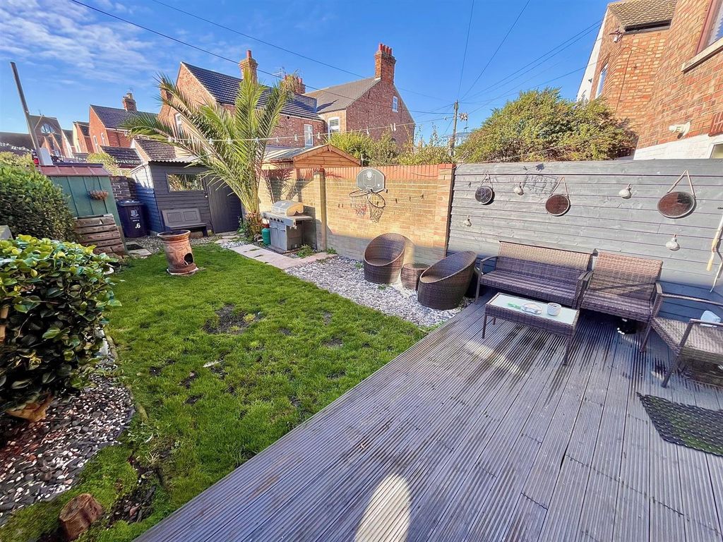 Property photo 1 of 17 Outside