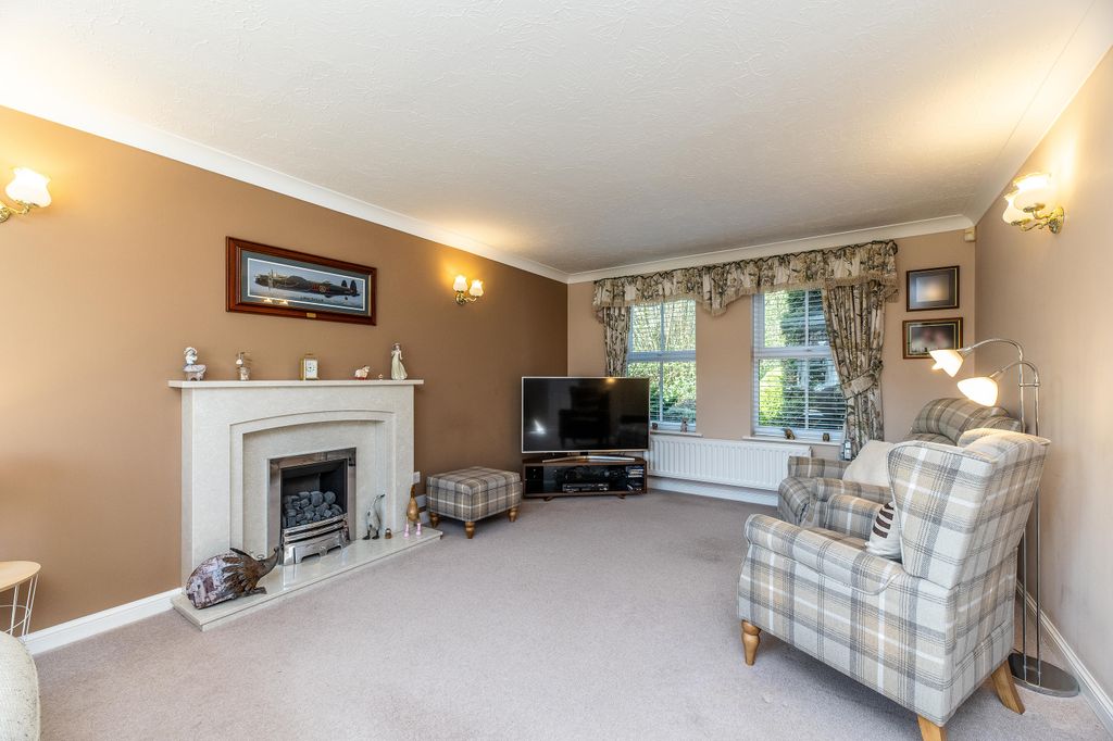 Property photo 2 of 20