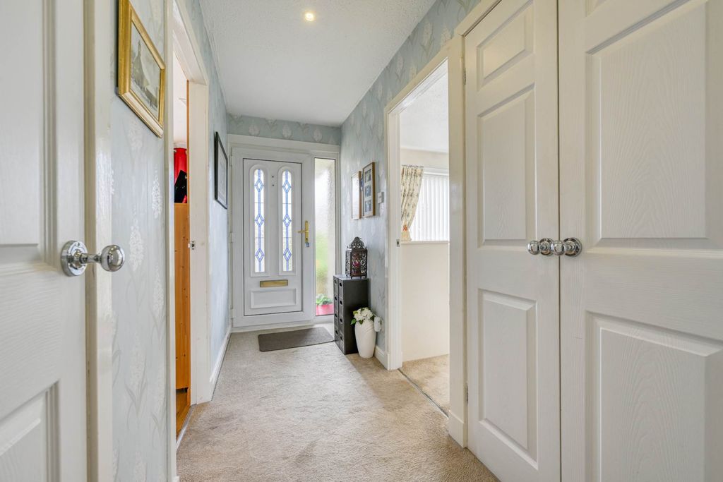 Property photo 2 of 26