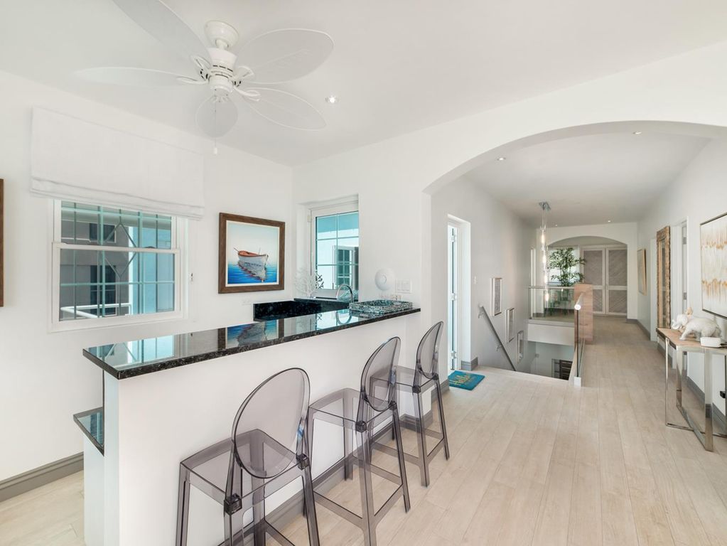 Property photo 3 of 14 Image