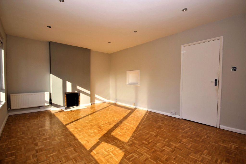 Property photo 3 of 7 Picture No. 08