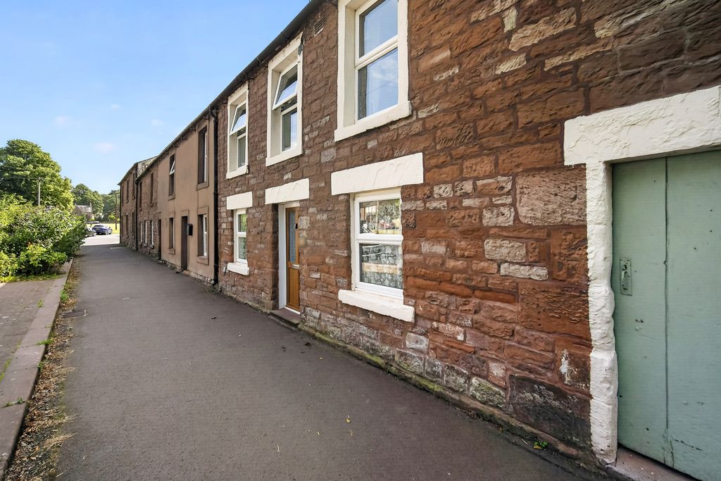 Property photo 1 of 17 External