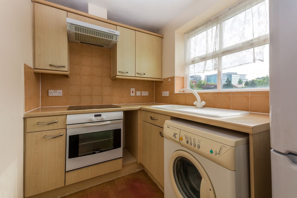 Property photo 3 of 6