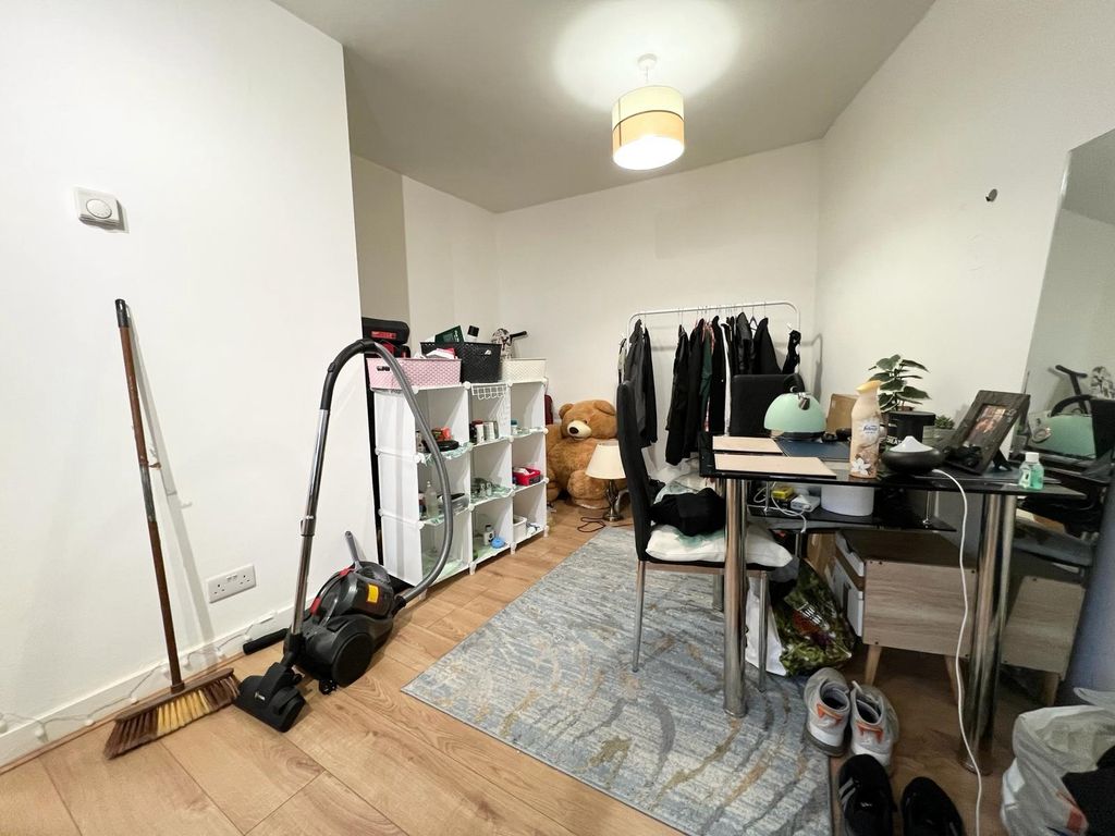 Property photo 3 of 6 Photo 3