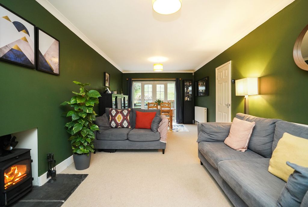 Property photo 2 of 23