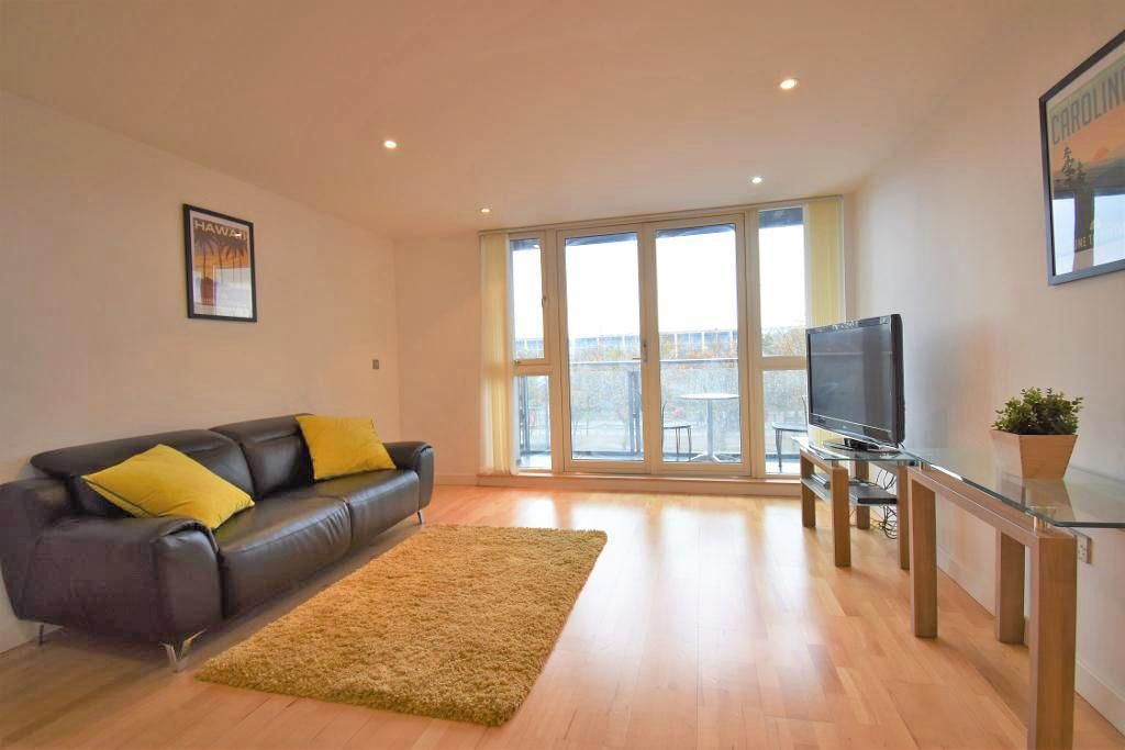 Property photo 3 of 18 Living Area