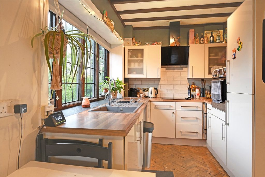 Property photo 3 of 16 Kitchen