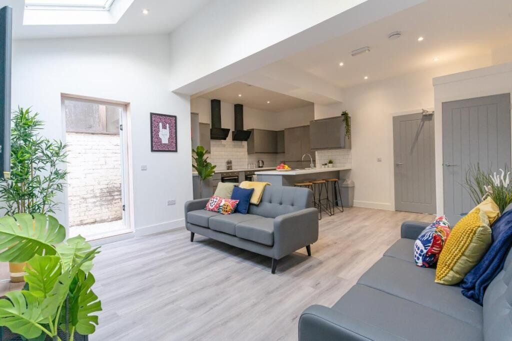 Property photo 2 of 11 Picture No. 01