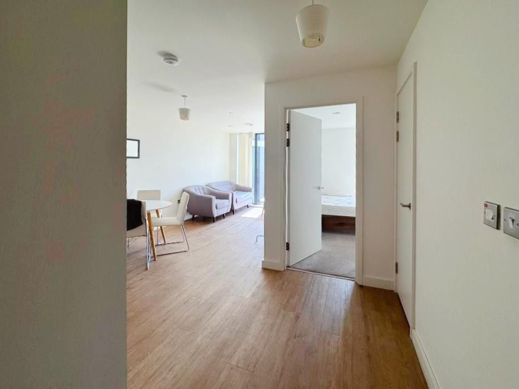 Property photo 3 of 7 E2174Ab18747d4F71E6Db3251168Beb9.Jpg