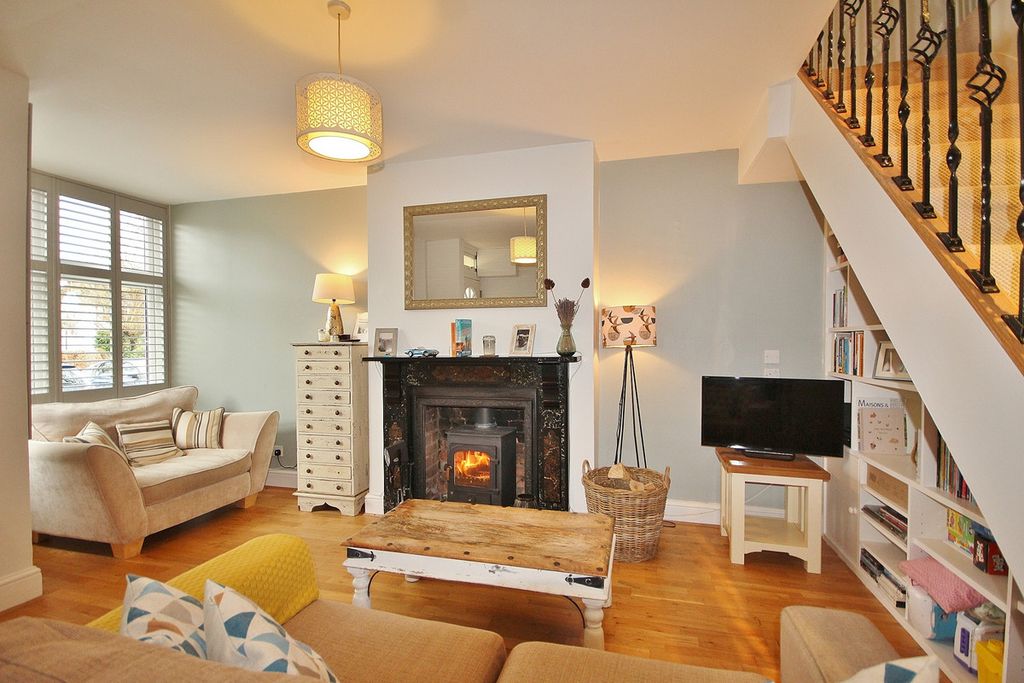 Property photo 2 of 21