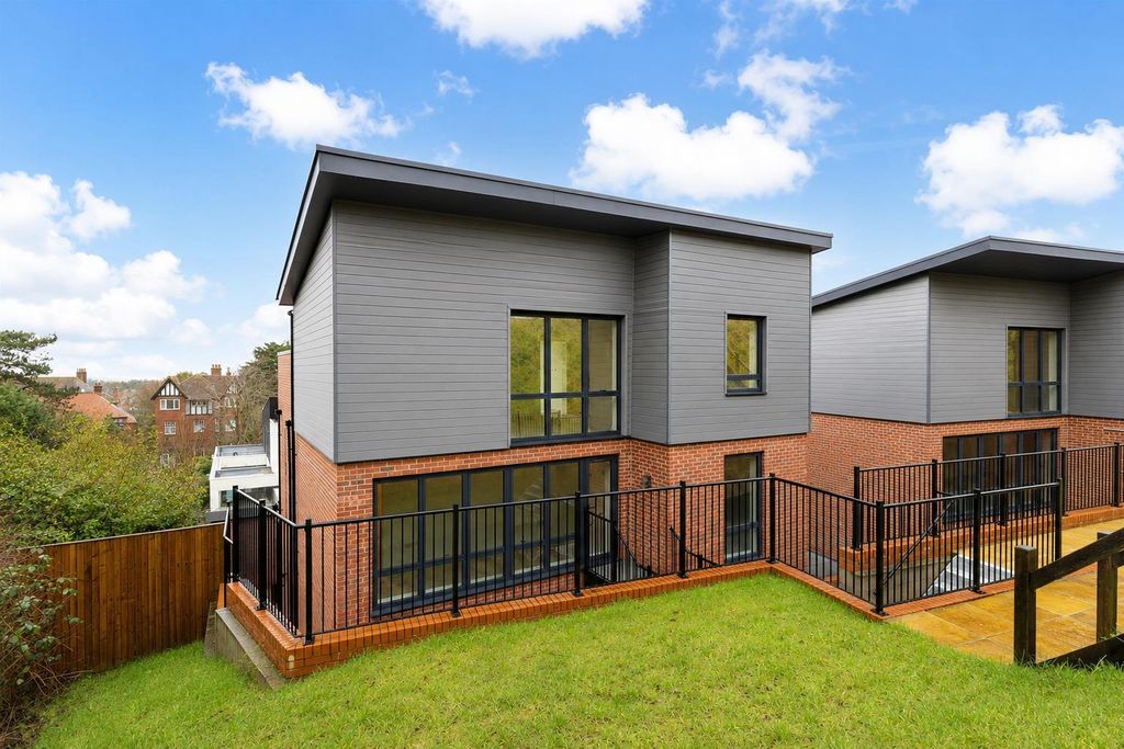 Property photo 1 of 1