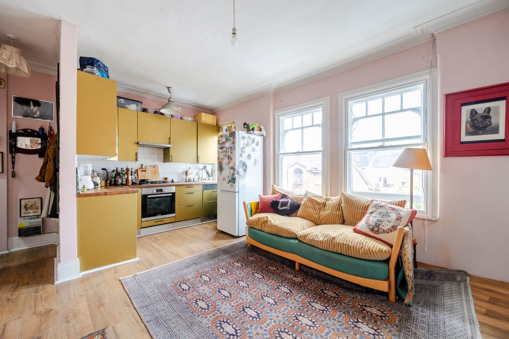 Property photo 2 of 6 Picture No. 17