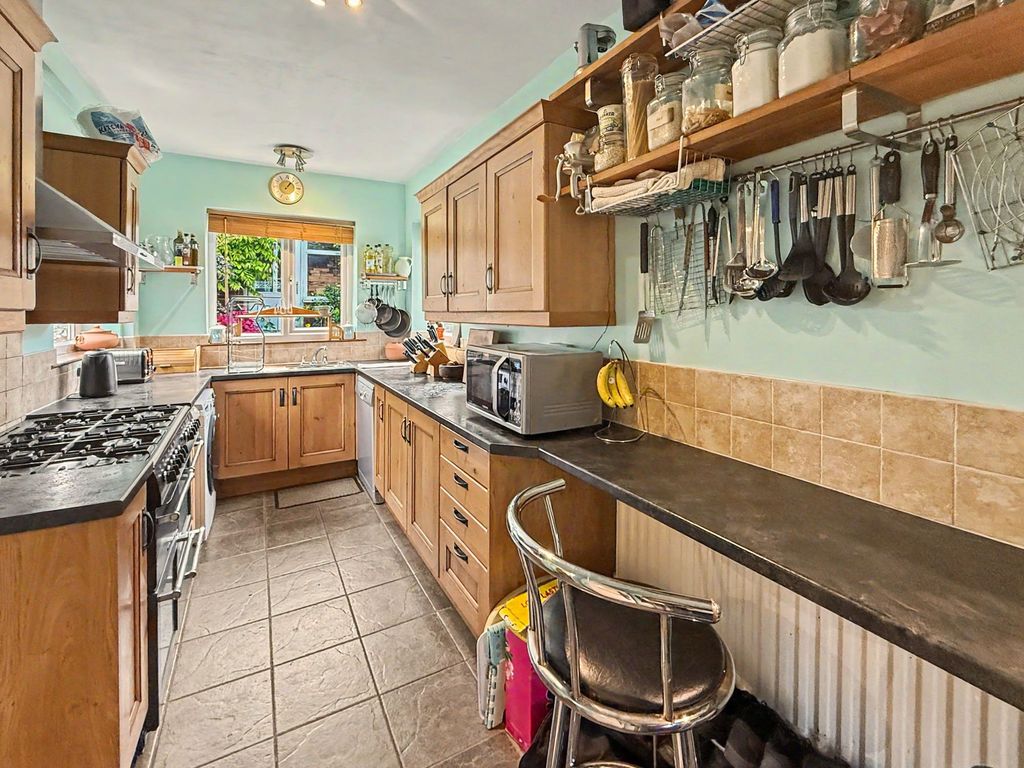 Property photo 3 of 33
