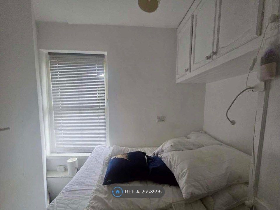 Property photo 3 of 4