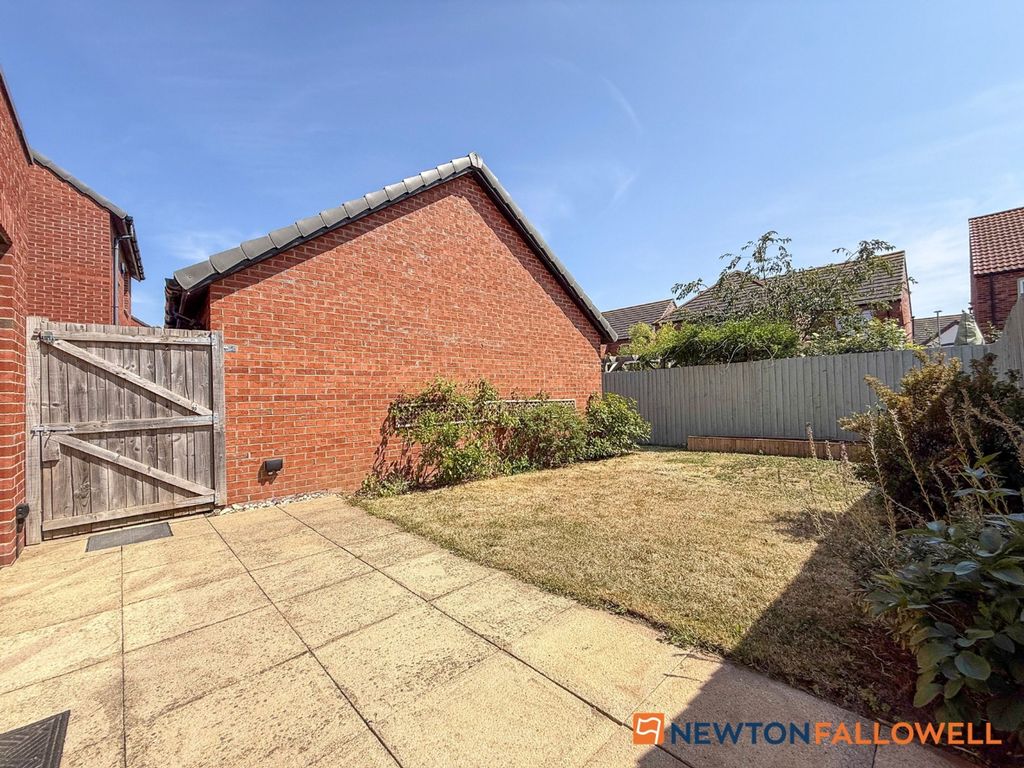 Property photo 3 of 19 Rear Garden 1