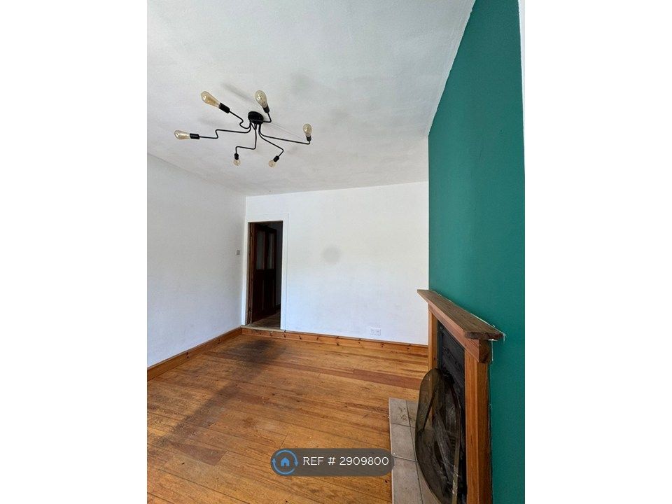 Property photo 2 of 13 Livingroom_Pic1