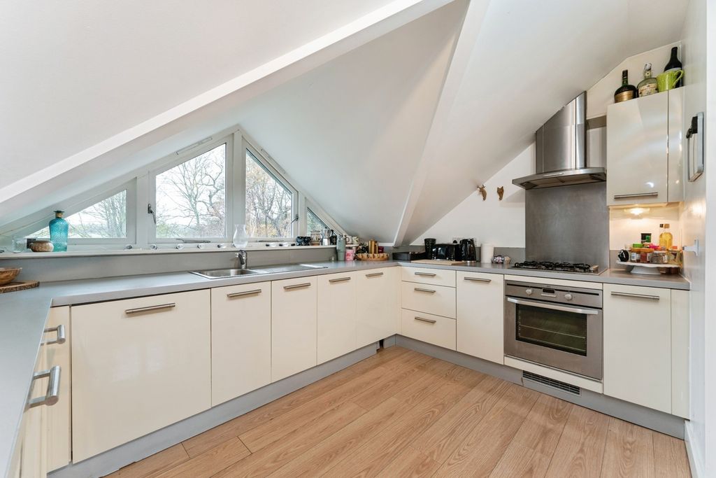 Property photo 2 of 23 Pbox-Img.Jpg