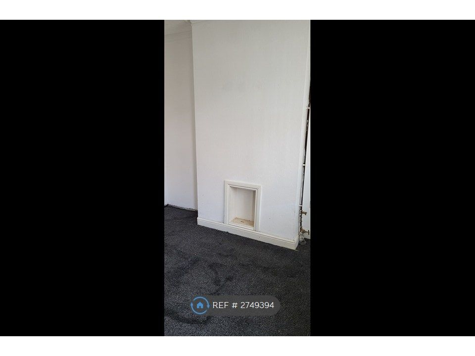 Property photo 2 of 32