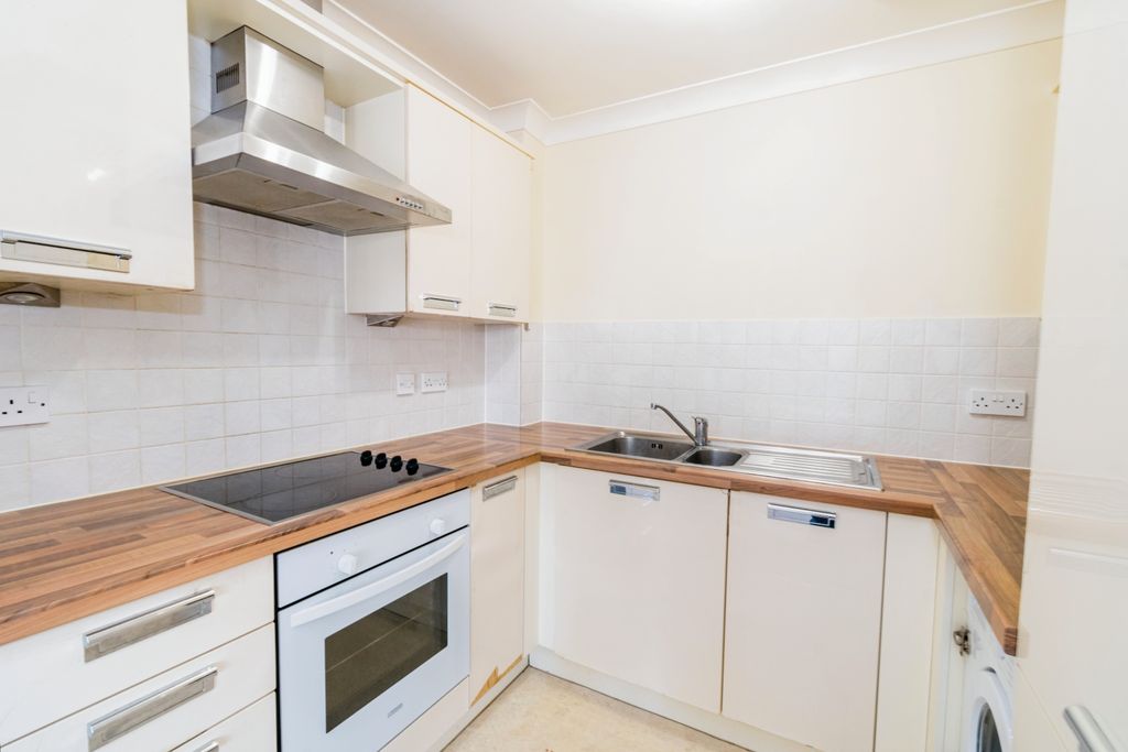 Property photo 3 of 13