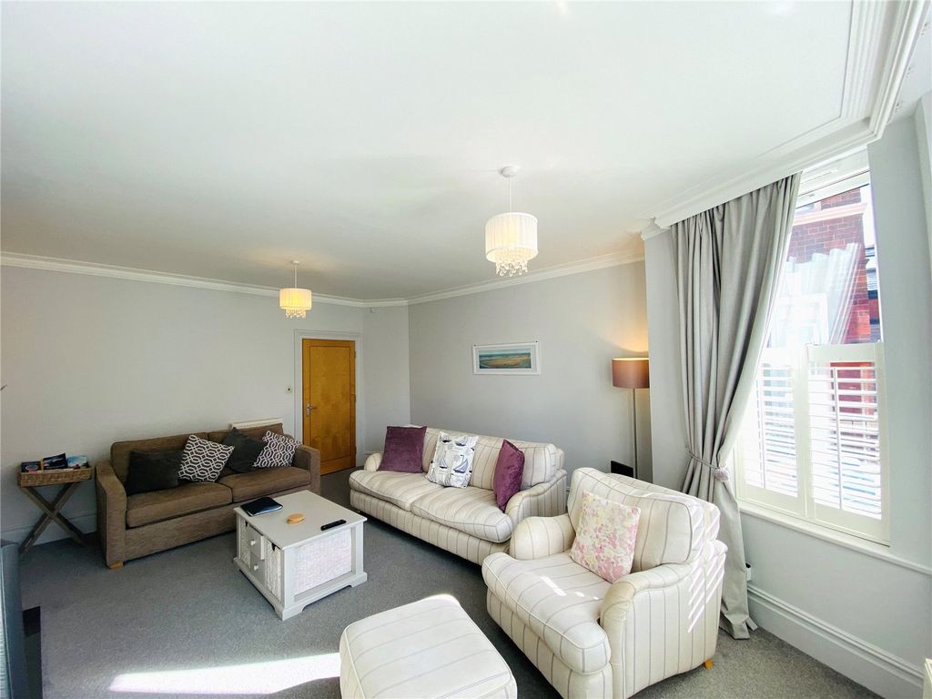 Property photo 2 of 24 Picture No. 08