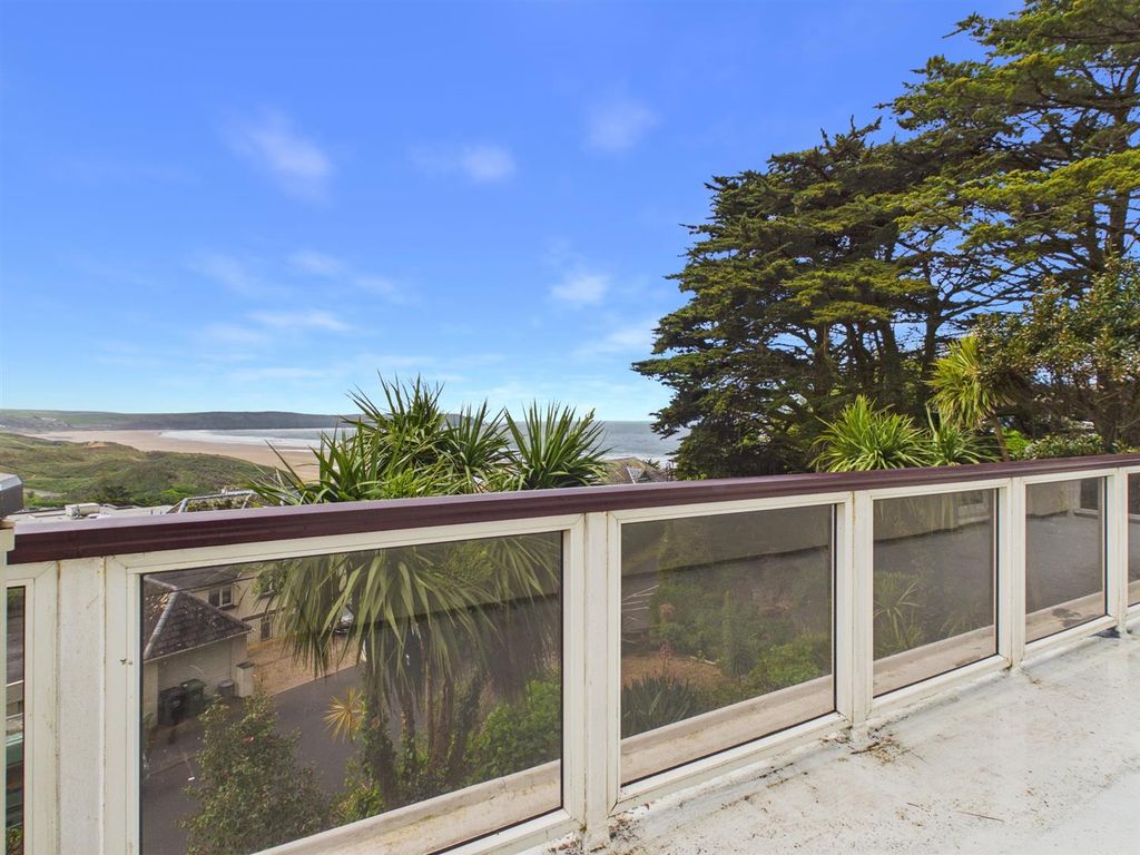 Property photo 3 of 16 Balcony/View