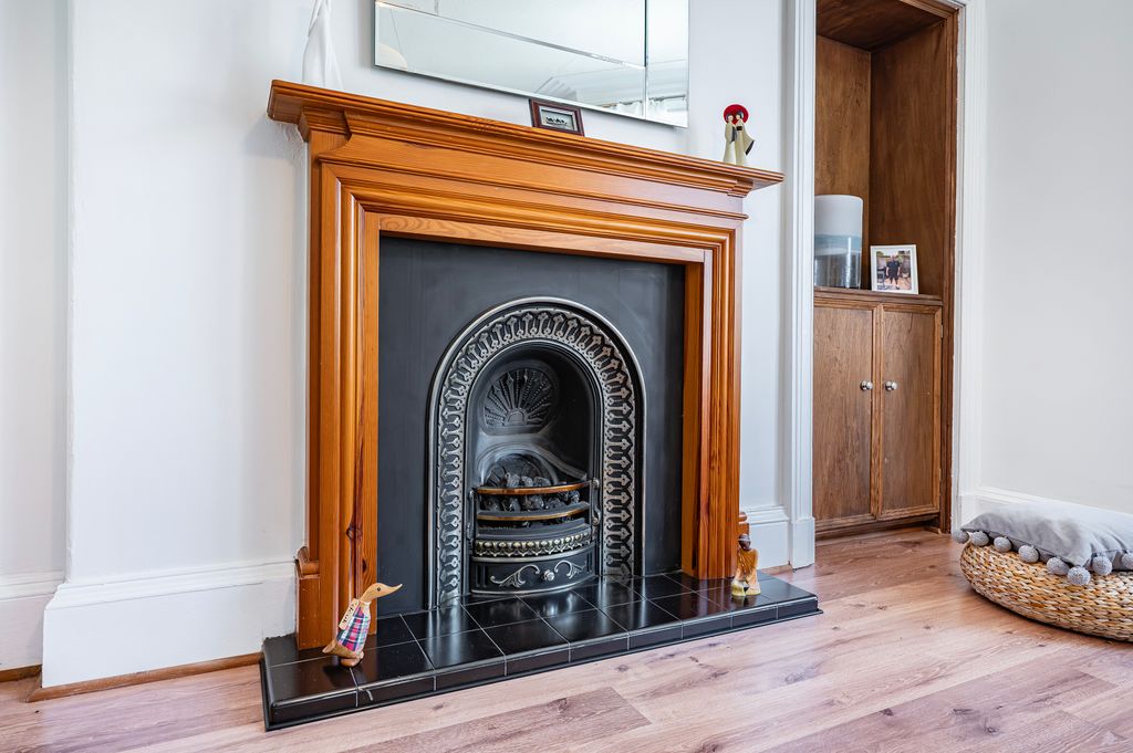 Property photo 3 of 33