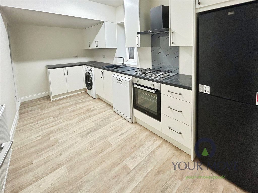 Property photo 3 of 15 Kitchen