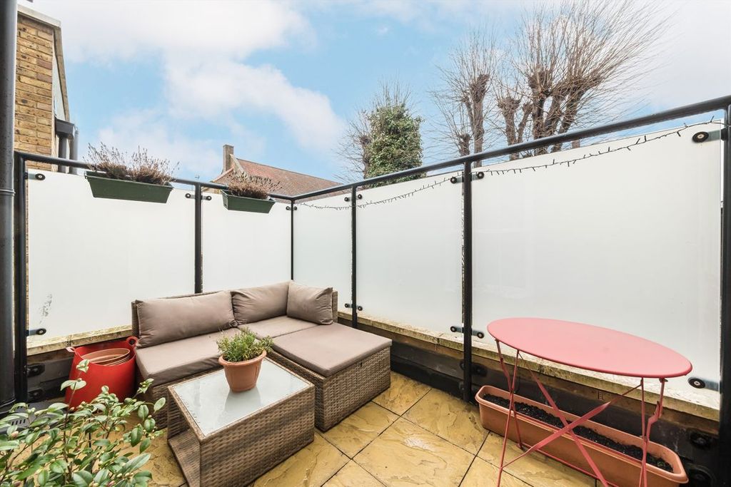 Property photo 3 of 8