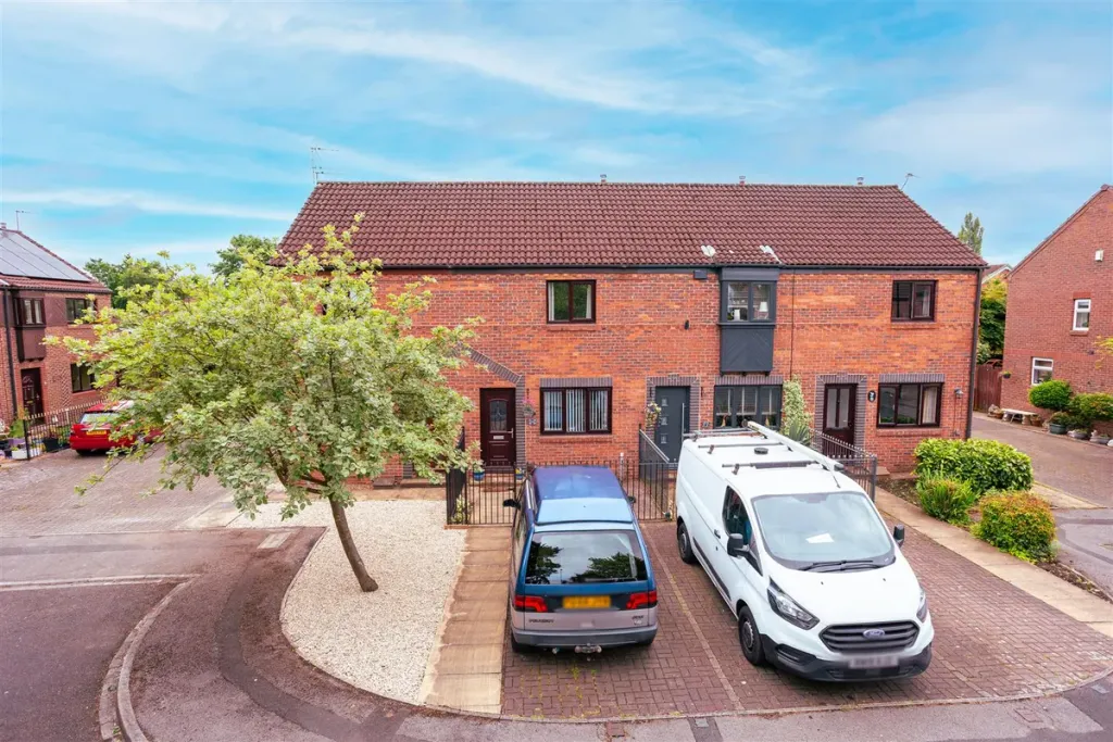 Property photo 1 of 9