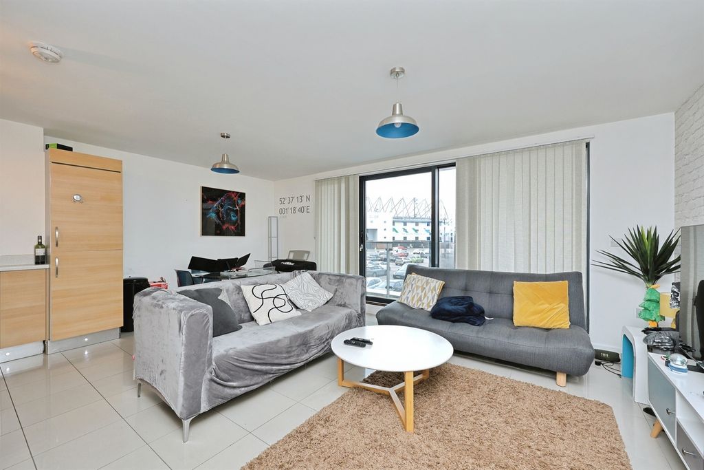 Property photo 3 of 14