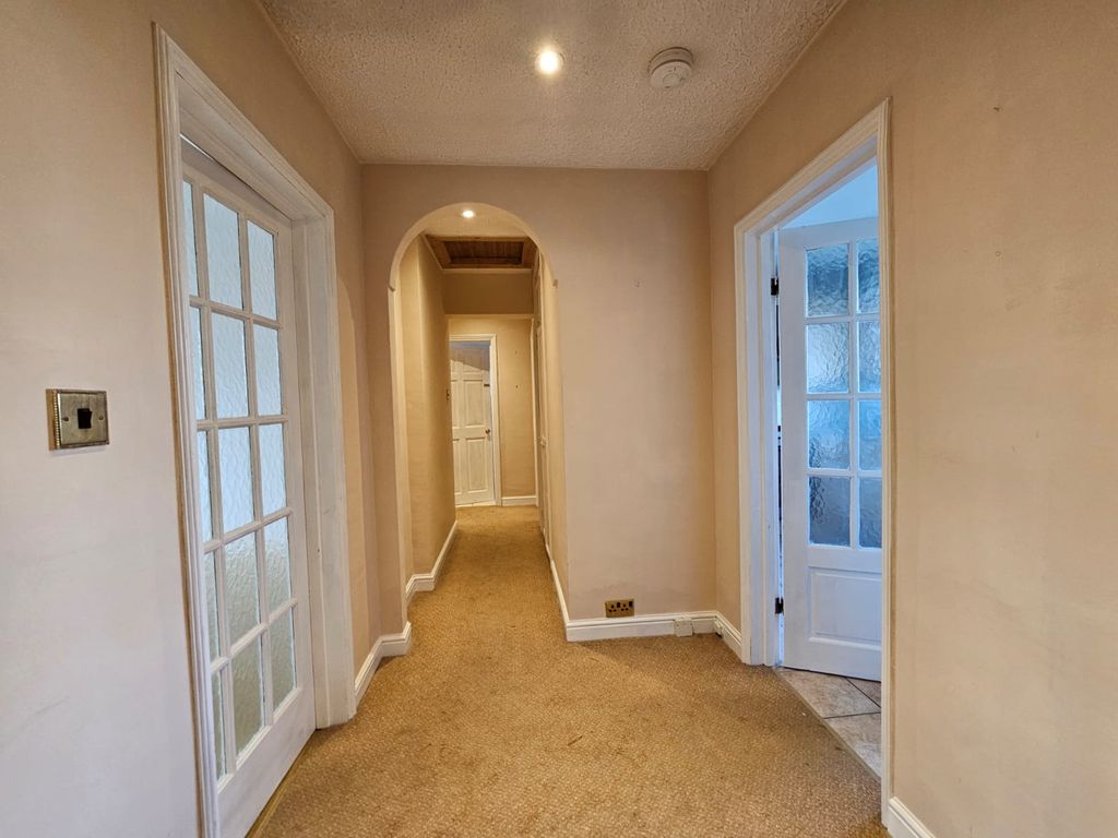 Property photo 3 of 11 Image 1