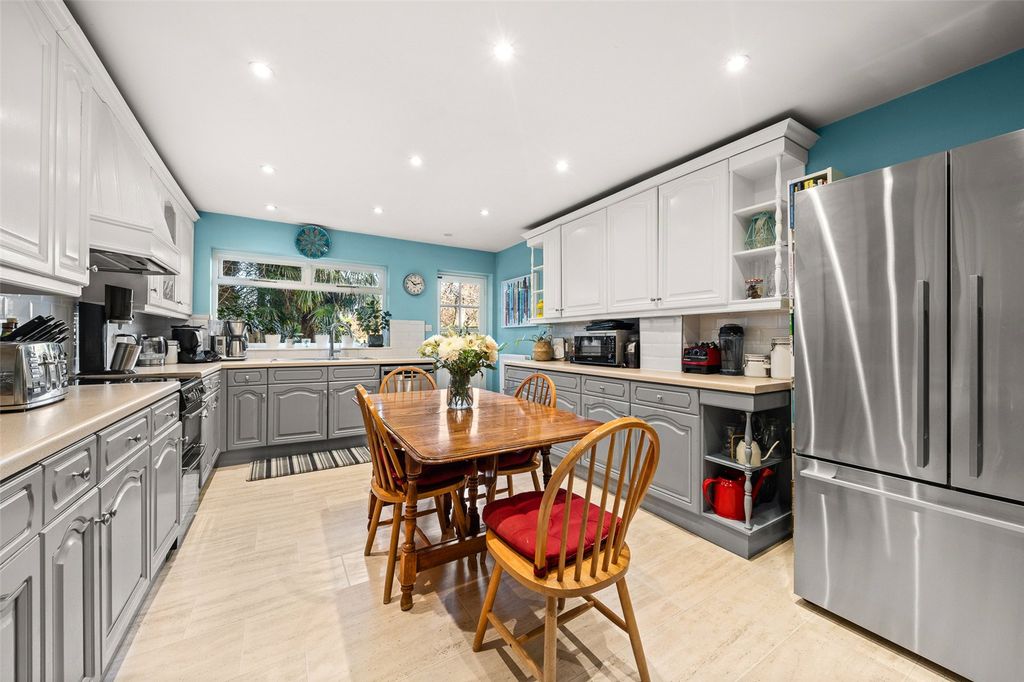 Property photo 2 of 15 Picture No. 16