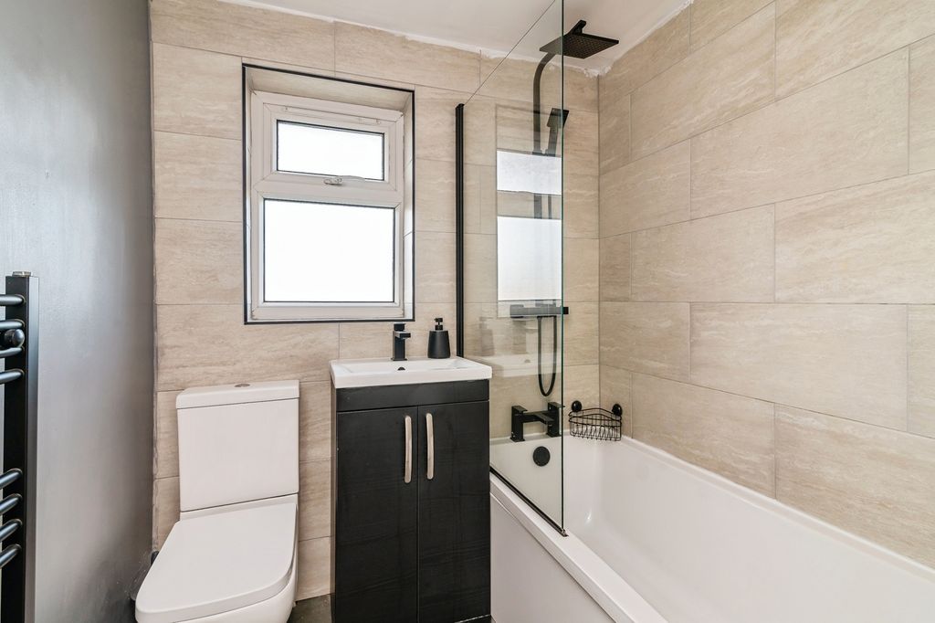 Property photo 3 of 10 Pbox-Img.Jpg