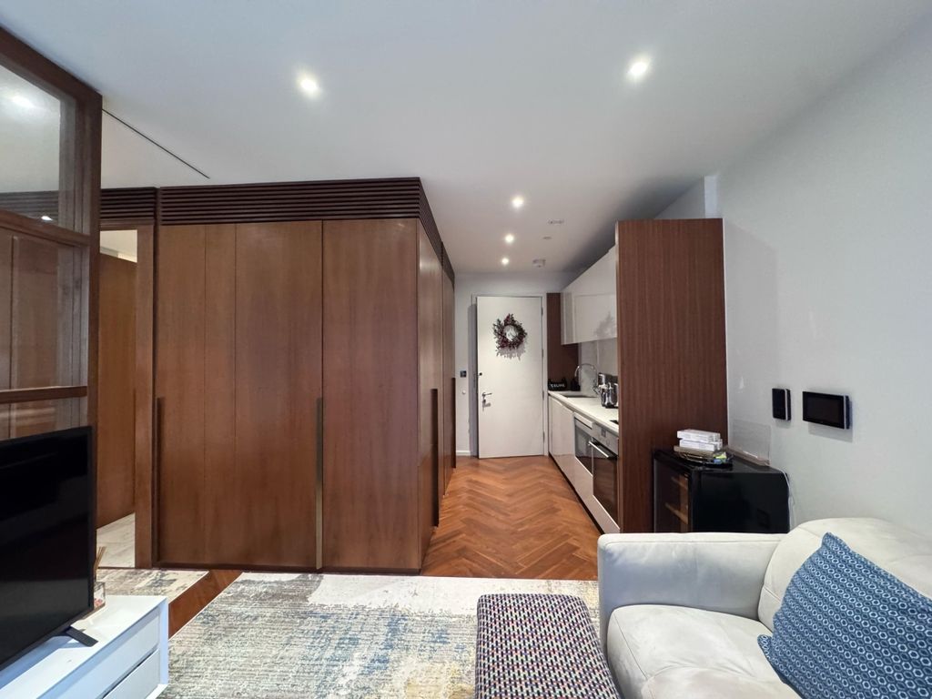 Property photo 3 of 8 1