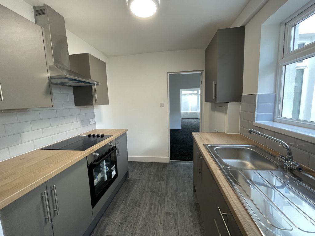 Property photo 1 of 14 2 Bedroom  For Rent