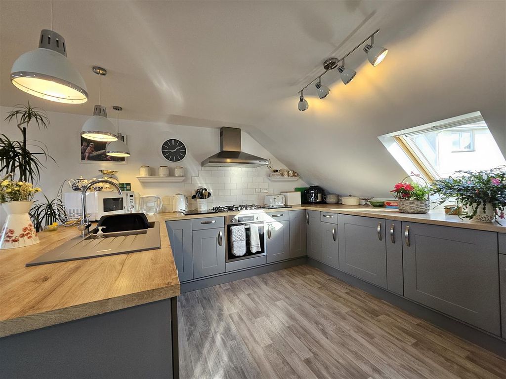 Additional image 13 of 3 bed flat for saleLamorne Close, Perranporth TR6