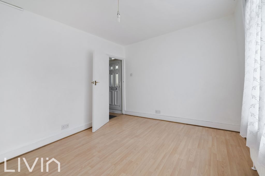 Property photo 3 of 8 Boston Road, 46 (12 From 19)-3